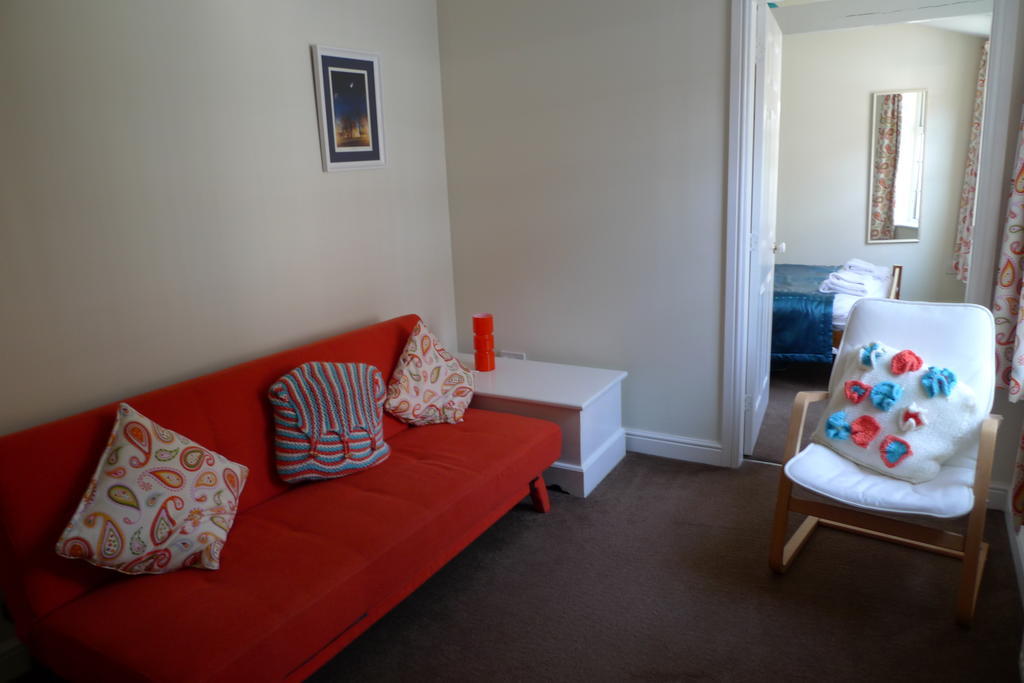 Courtyard Cottage Нерсборо Номер фото